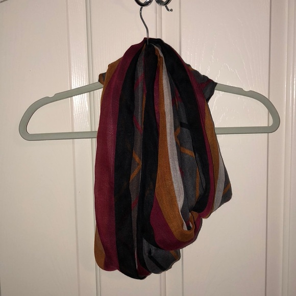 American Eagle Outfitters Accessories - American Eagle infinity scarf American Eagle Outfitters Accessories - American Eagle infinity scarf